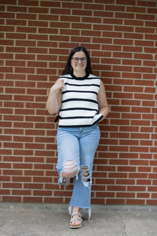 Distressed wide leg cropped jeans